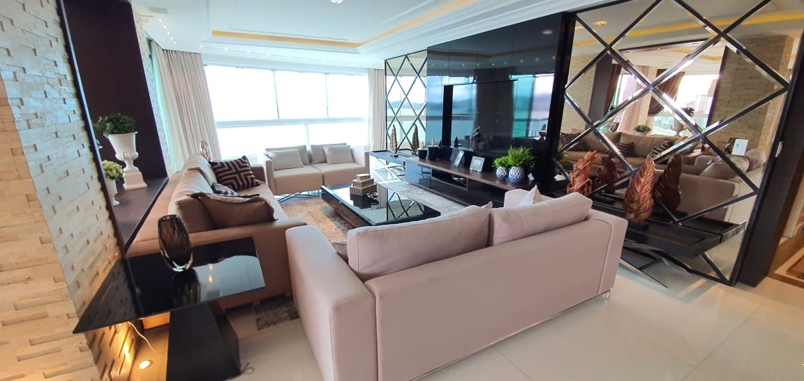 Cobertura Triplex mobiliada frente para o mar em Balneário Camboriú no Ed. Beverly Hills