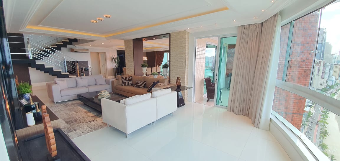 Cobertura Triplex mobiliada frente para o mar em Balneário Camboriú no Ed. Beverly Hills