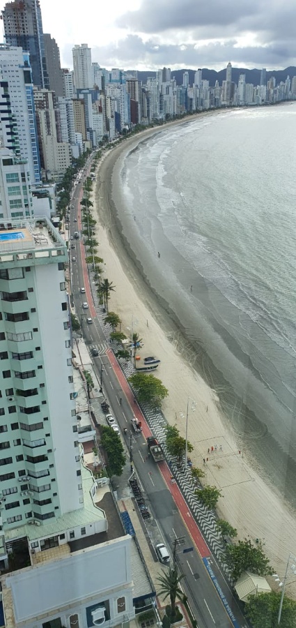 Cobertura Triplex mobiliada frente para o mar em Balneário Camboriú no Ed. Beverly Hills - foto 11