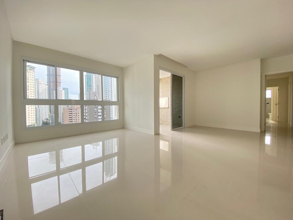 Apartamento no Ed. Hamptons da Embraed em Balneário Camboriú