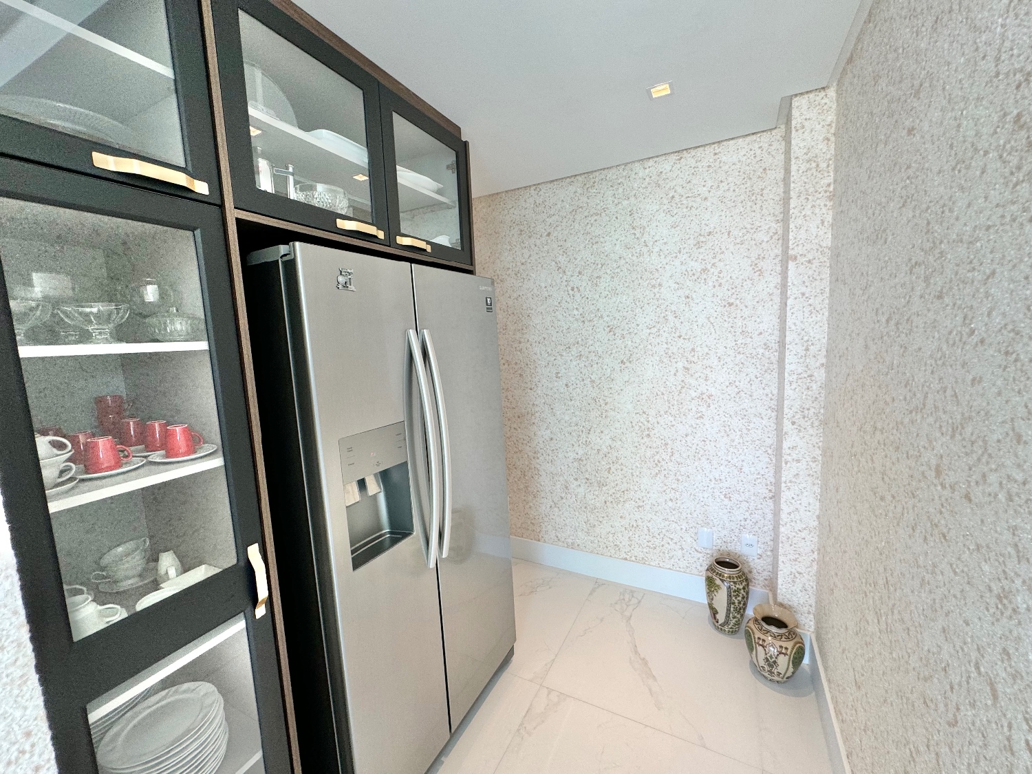 Cobertura triplex perto do mar no Ed. Ocean Tower em Balneário Camboriú - foto 10