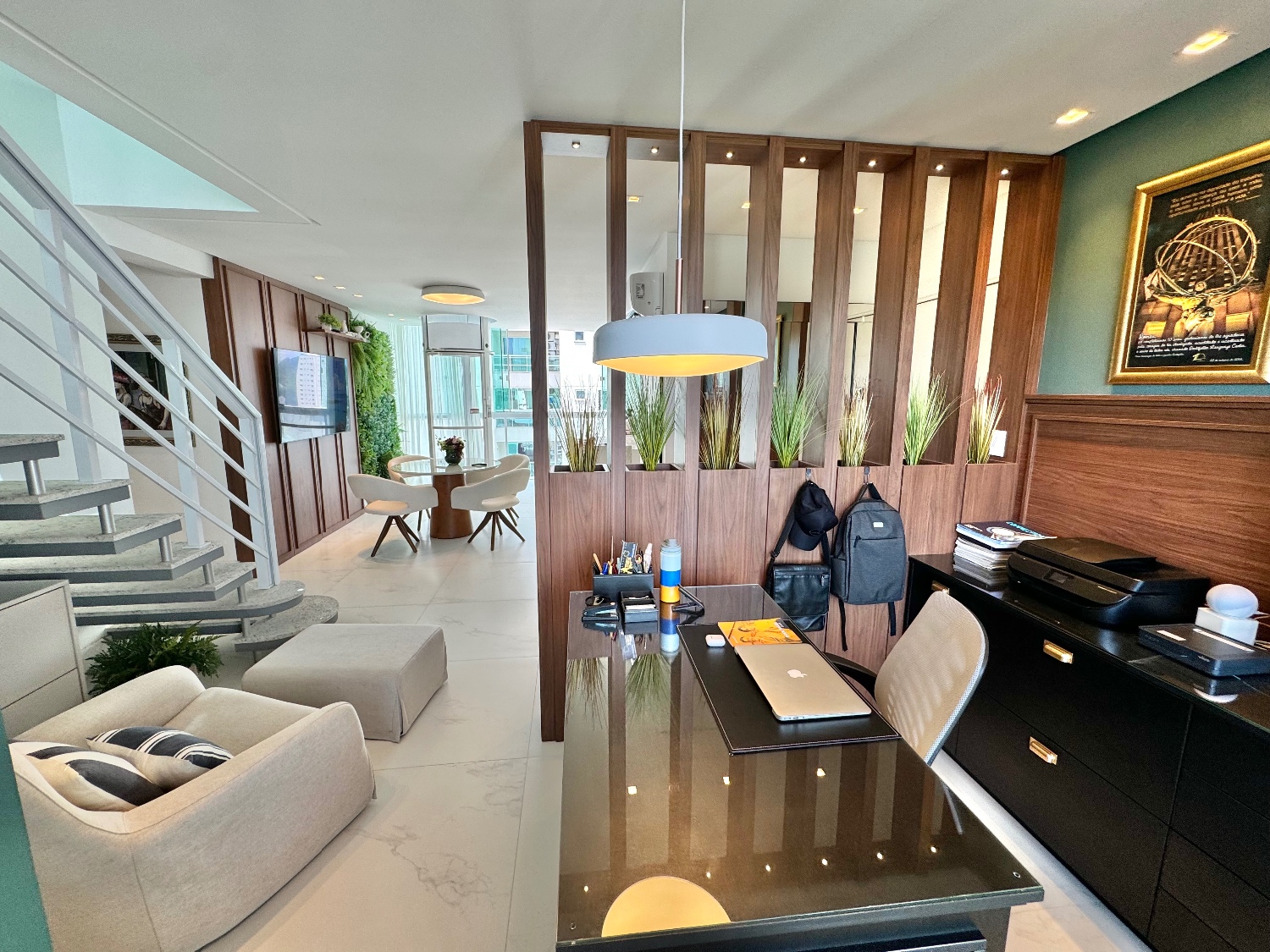 Cobertura triplex perto do mar no Ed. Ocean Tower em Balneário Camboriú - foto 11