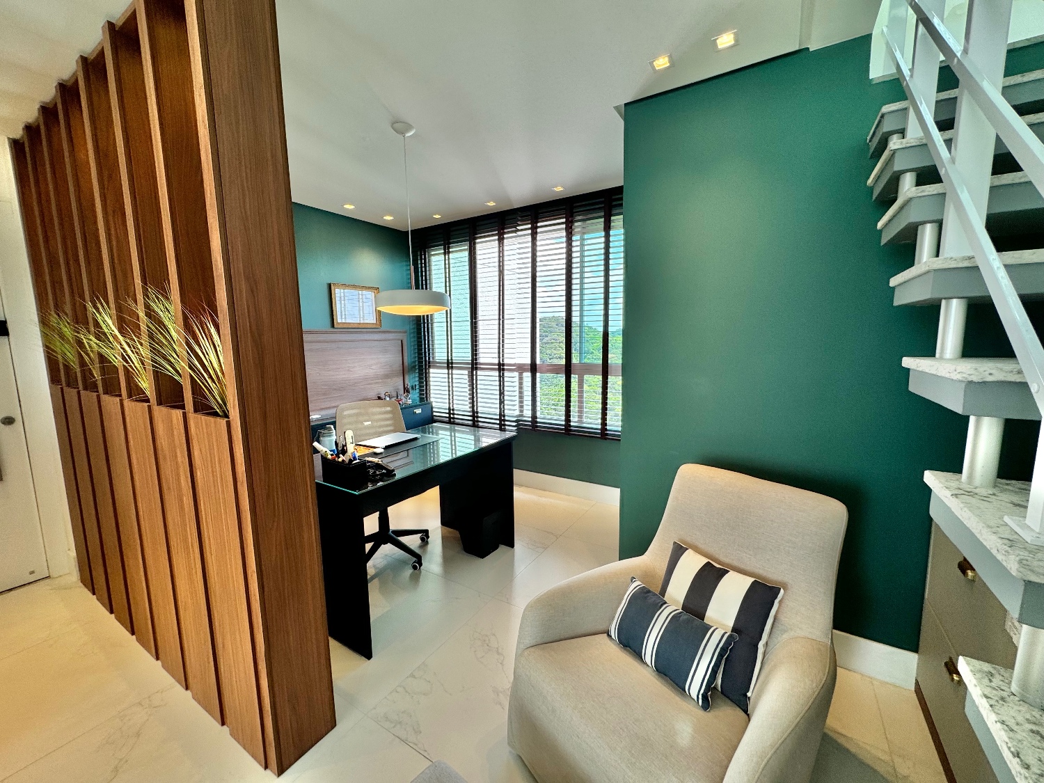 Cobertura triplex perto do mar no Ed. Ocean Tower em Balneário Camboriú - foto 15