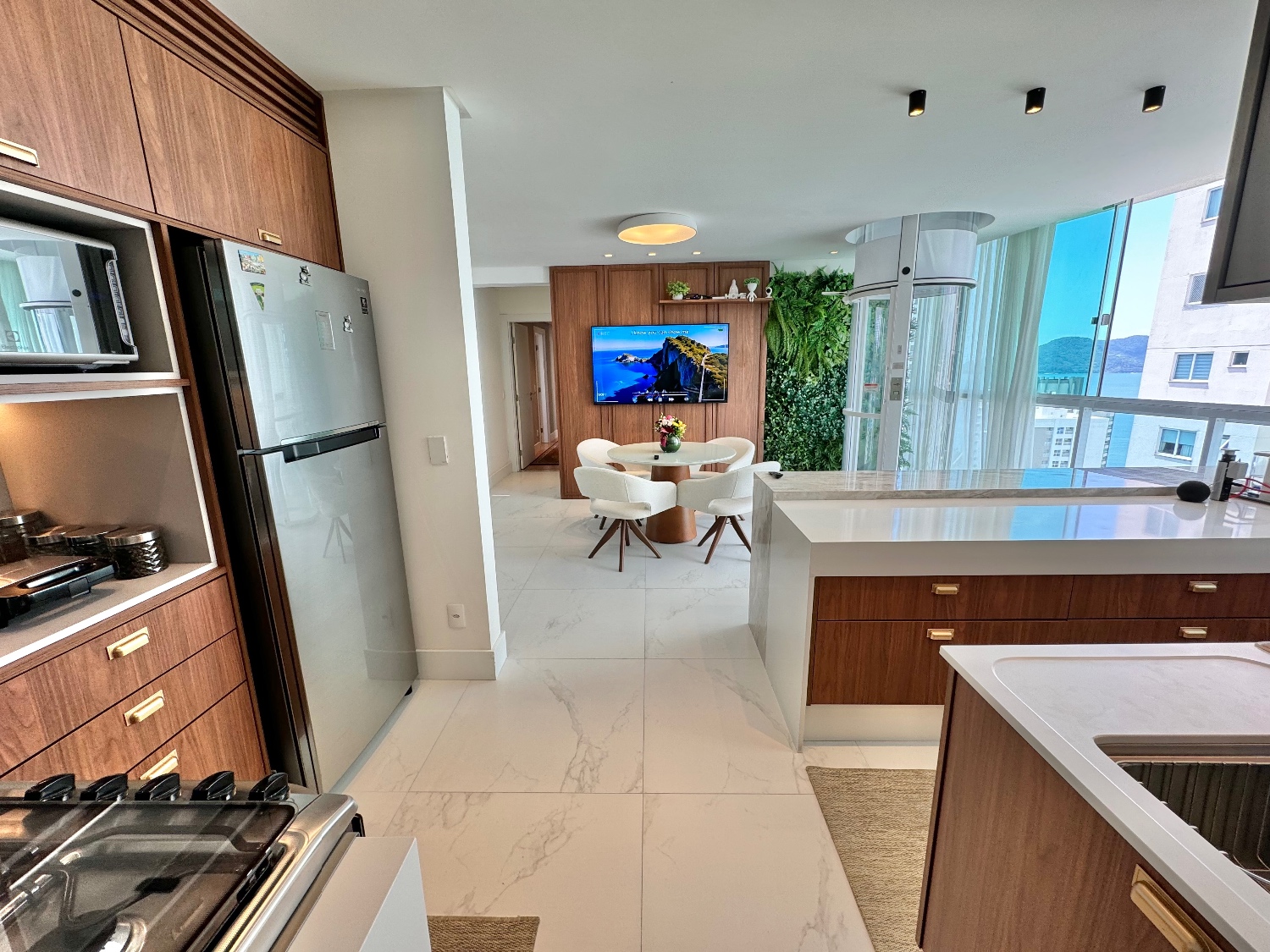 Cobertura triplex perto do mar no Ed. Ocean Tower em Balneário Camboriú - foto 18