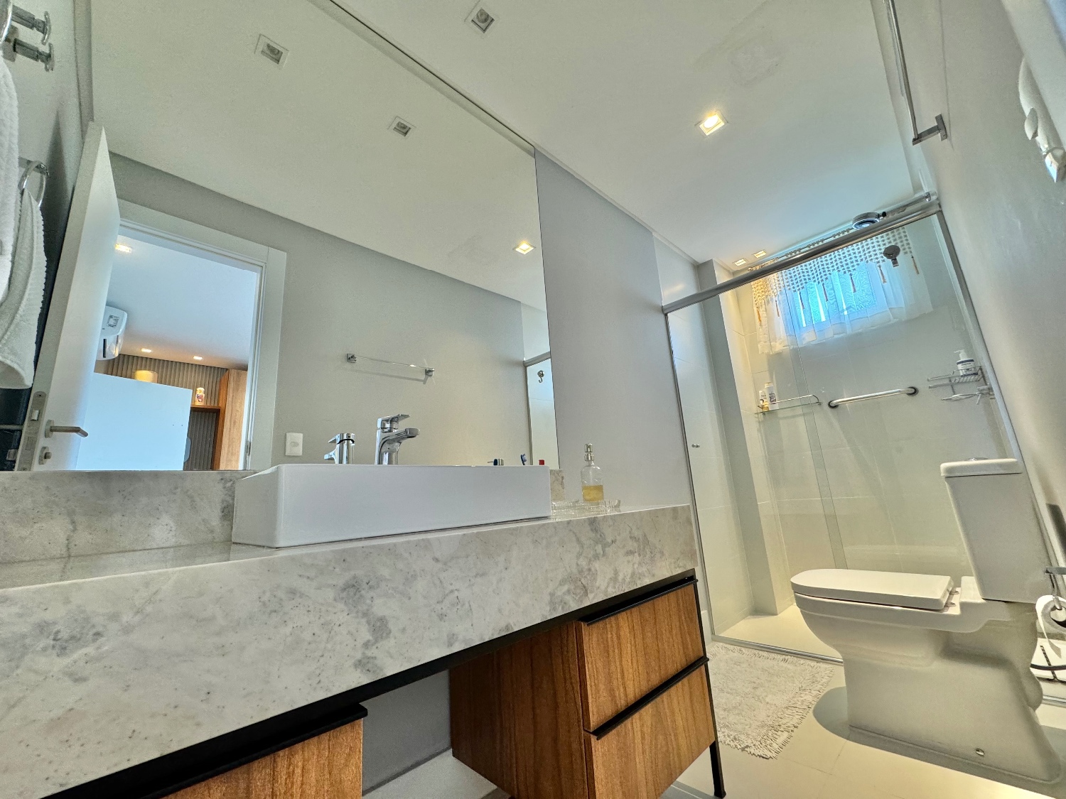 Cobertura triplex perto do mar no Ed. Ocean Tower em Balneário Camboriú - foto 24