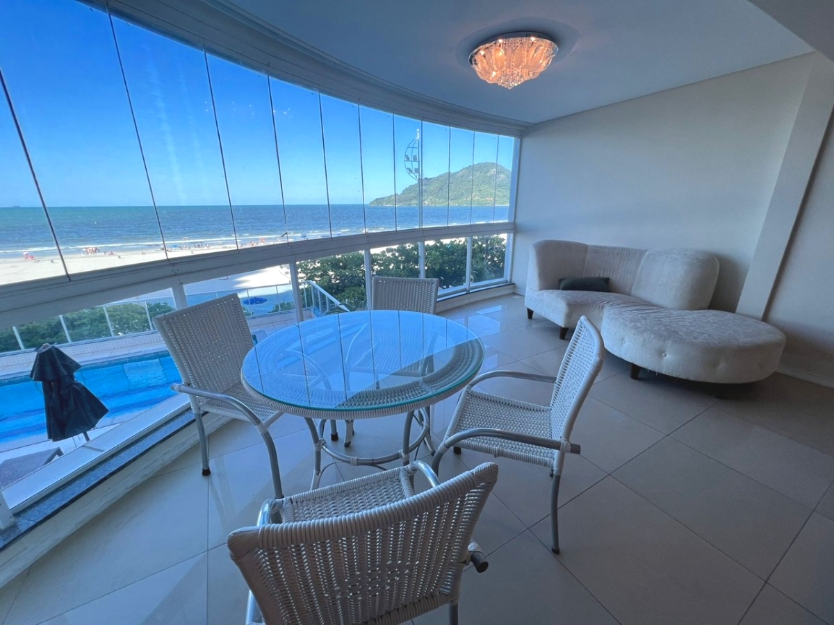 Apartamento frente mar no Ed. Number One em Balneário Camboriú