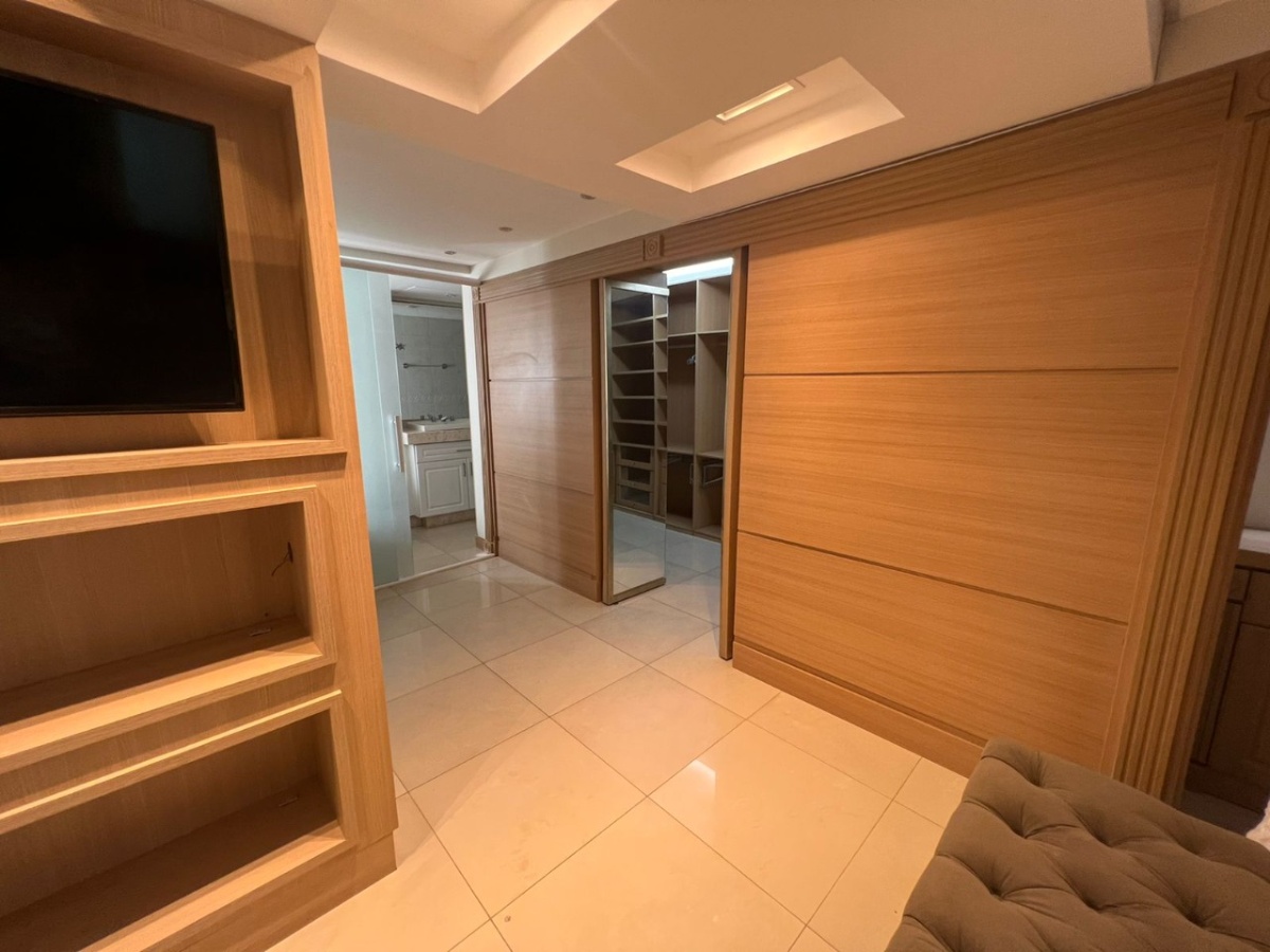 Apartamento frente mar no Ed. Number One em Balneário Camboriú - foto 18