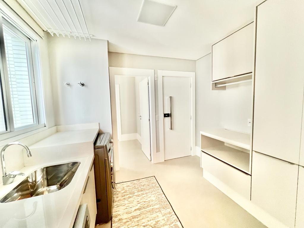 Apartamento no Ed. Ibiza Towers em Balneário Camboriú - foto 16
