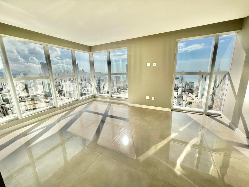 Cobertura no Ed. Biarritz Residence em Balneário Camboriú