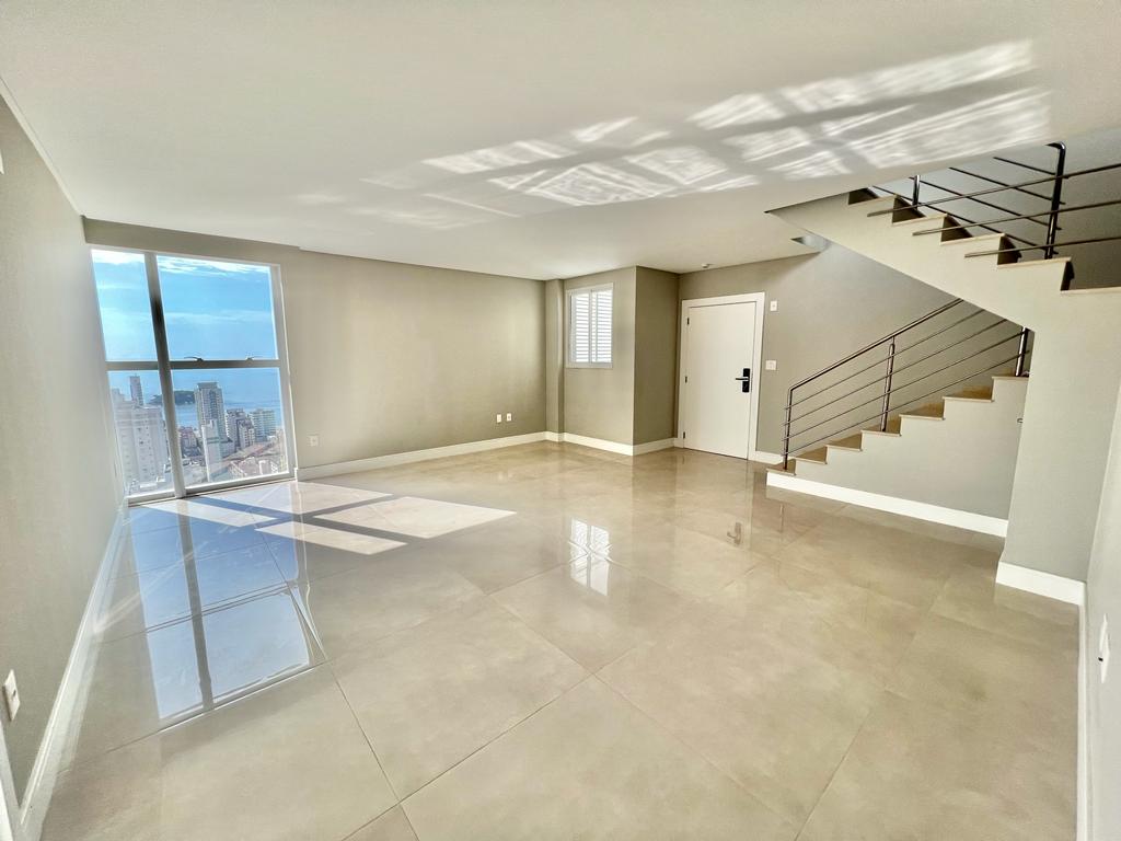 Cobertura no Ed. Biarritz Residence em Balneário Camboriú - foto 2