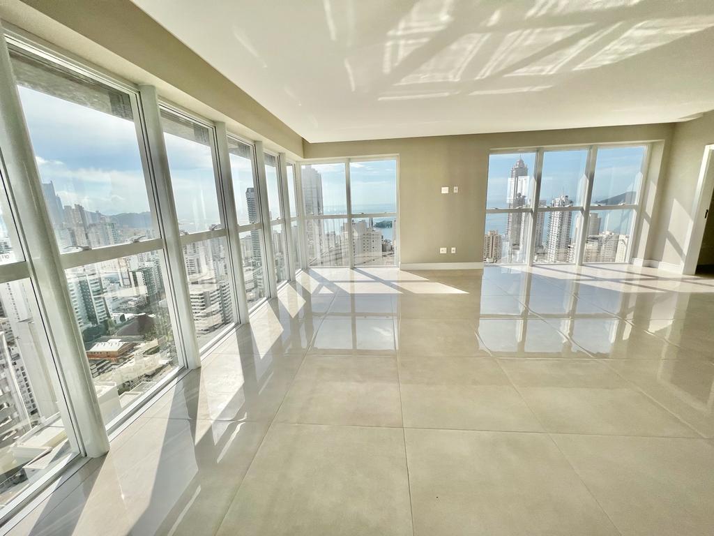 Cobertura no Ed. Biarritz Residence em Balneário Camboriú - foto 4