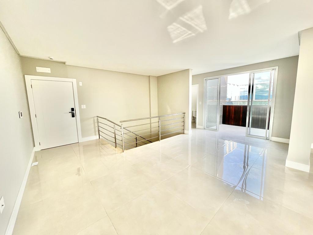 Cobertura no Ed. Biarritz Residence em Balneário Camboriú - foto 12