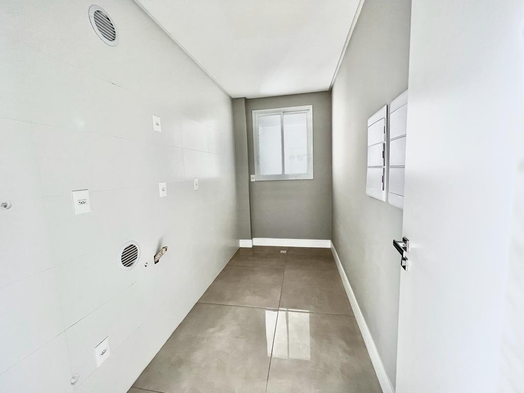 Cobertura no Ed. Biarritz Residence em Balneário Camboriú - foto 19