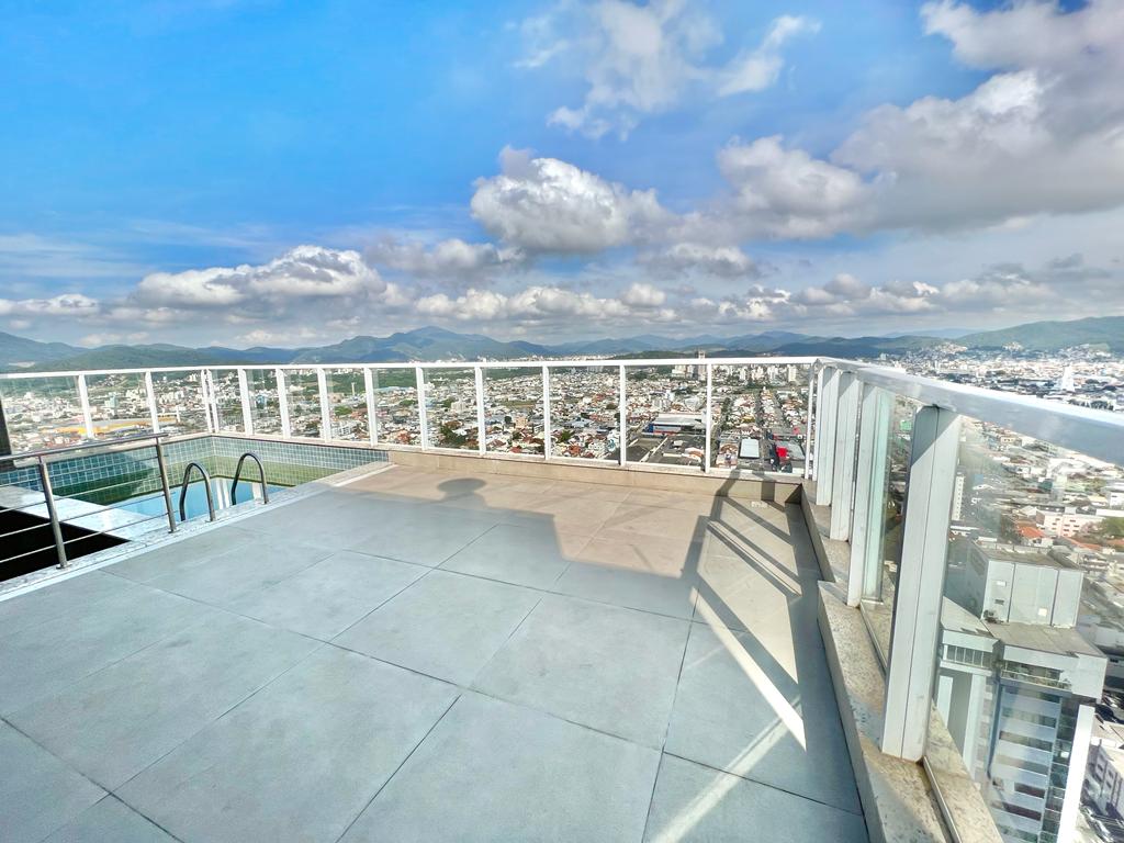Cobertura no Ed. Biarritz Residence em Balneário Camboriú - foto 21