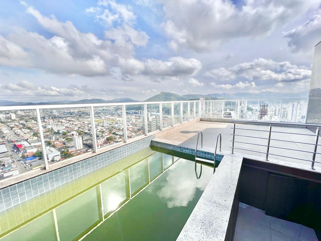 Cobertura no Ed. Biarritz Residence em Balneário Camboriú - foto 22