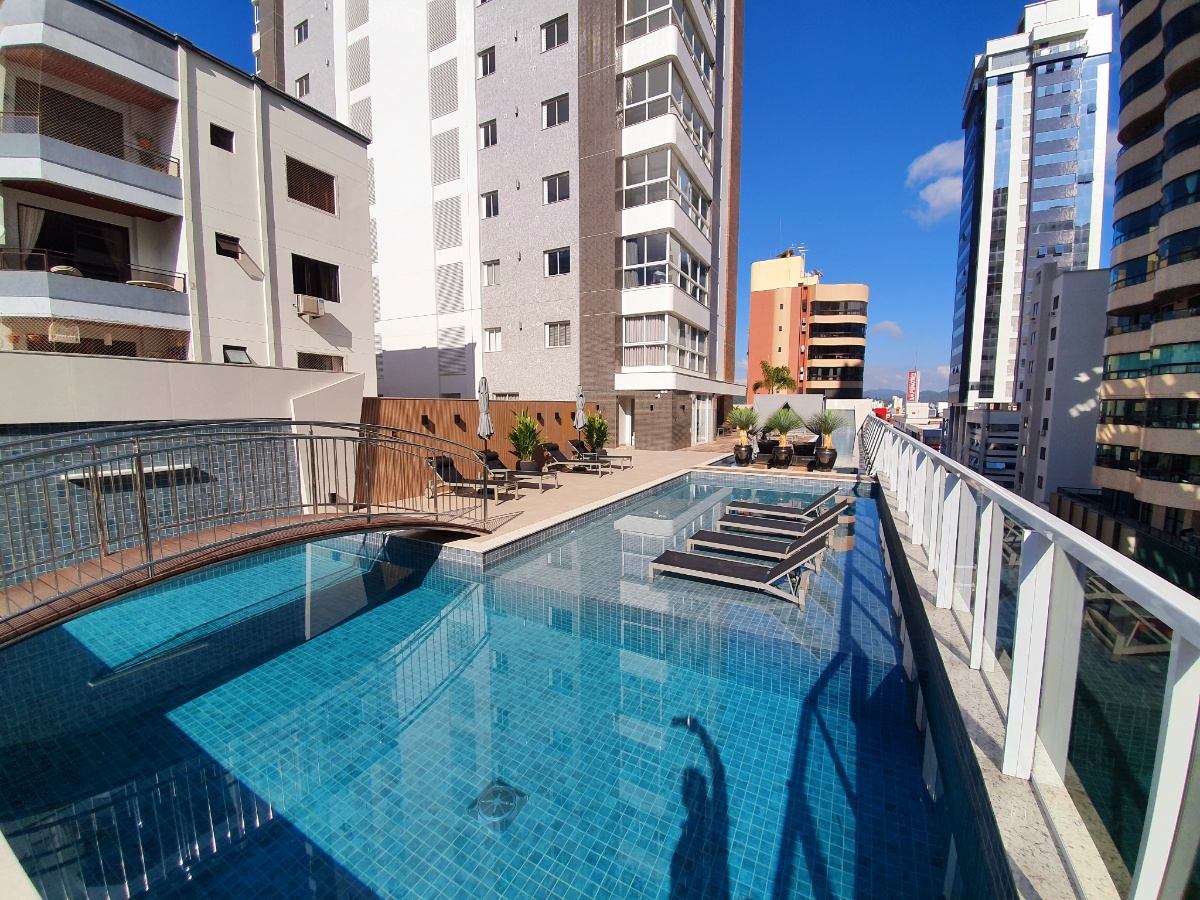 Cobertura no Ed. Biarritz Residence em Balneário Camboriú - foto 31