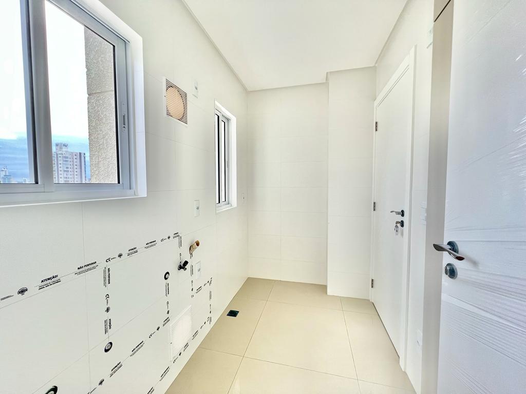 Apartamento no Ed. Salvatore Residenziale em Balneário Camboriú - foto 8