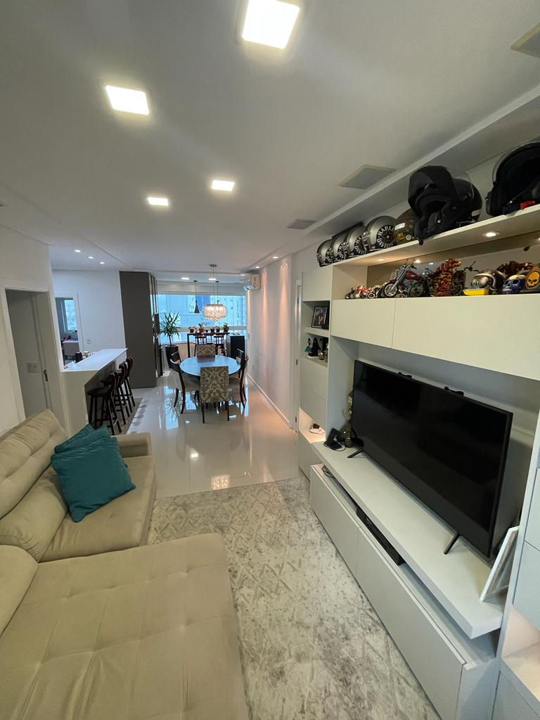 Apartamento no Edifício Porto Di Napoli em Balneário Camboriú - foto 10