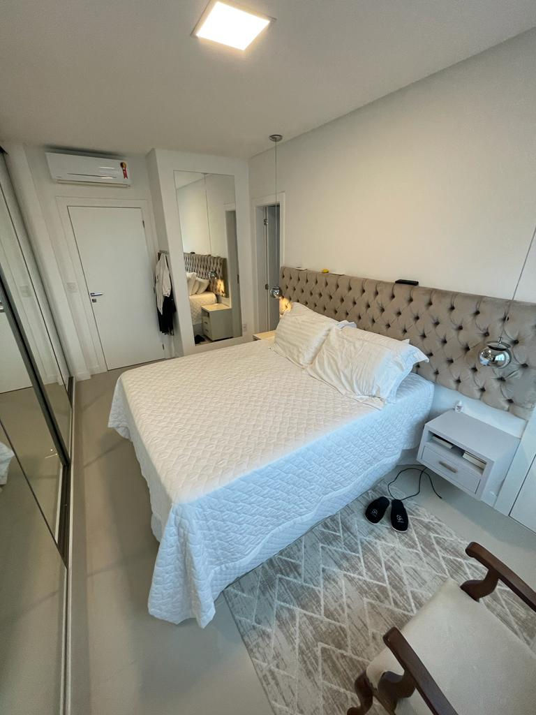Apartamento no Edifício Porto Di Napoli em Balneário Camboriú - foto 11