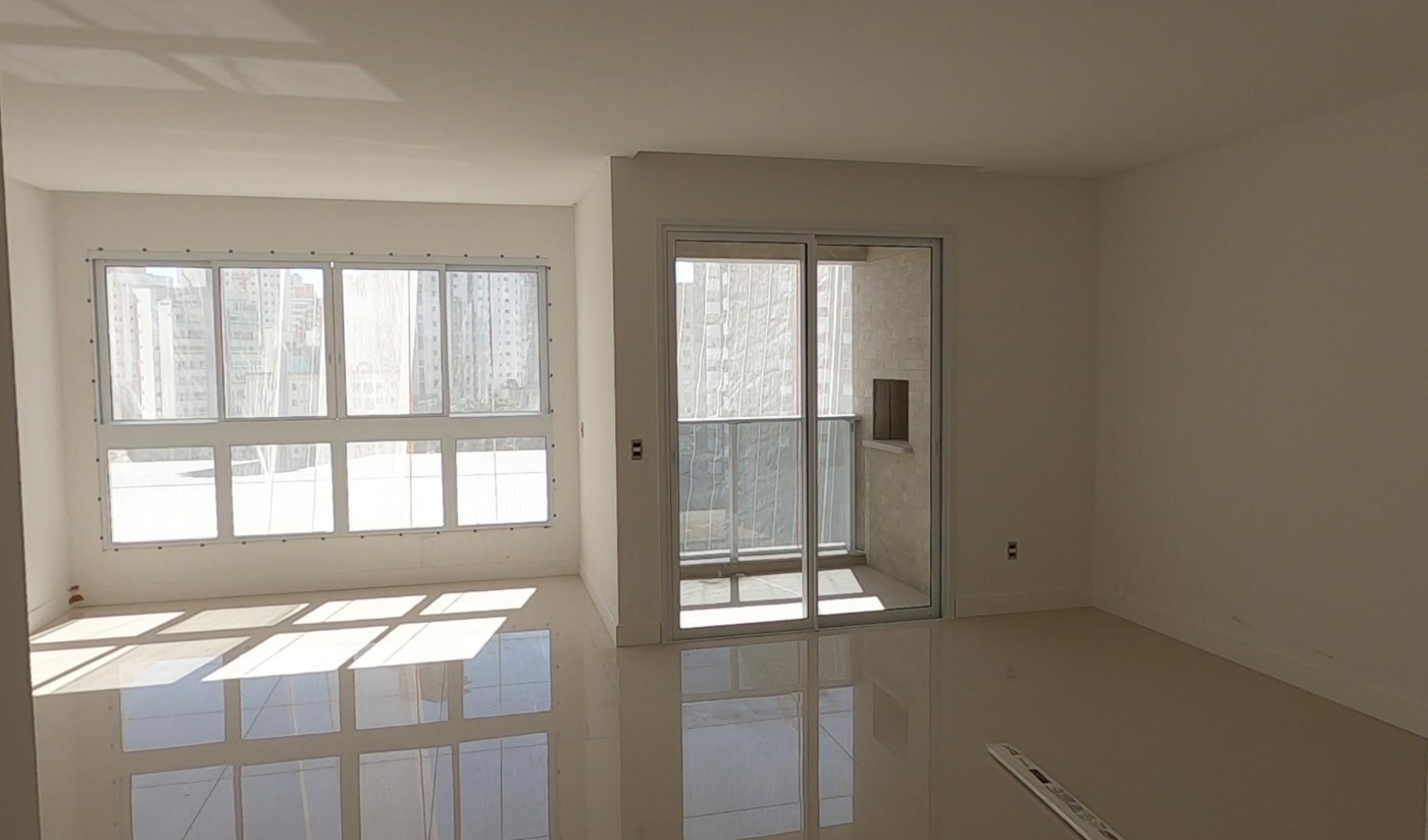 Apartamento no Ed. Hamptons da Embraed em Balneário Camboriú - foto 1