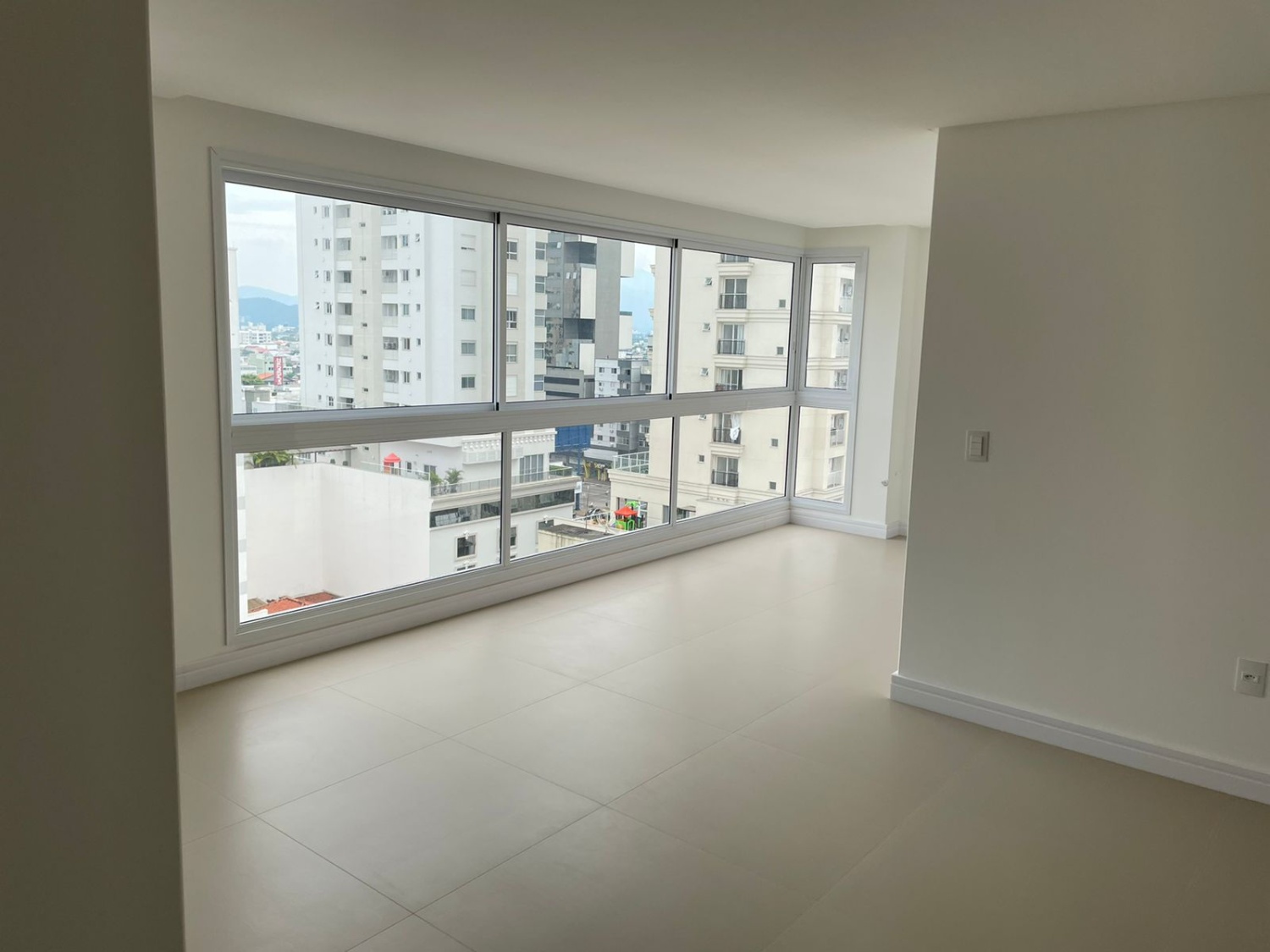 Apartamento no Ed. Porto di Bari em Balneário Camboriú - foto 4