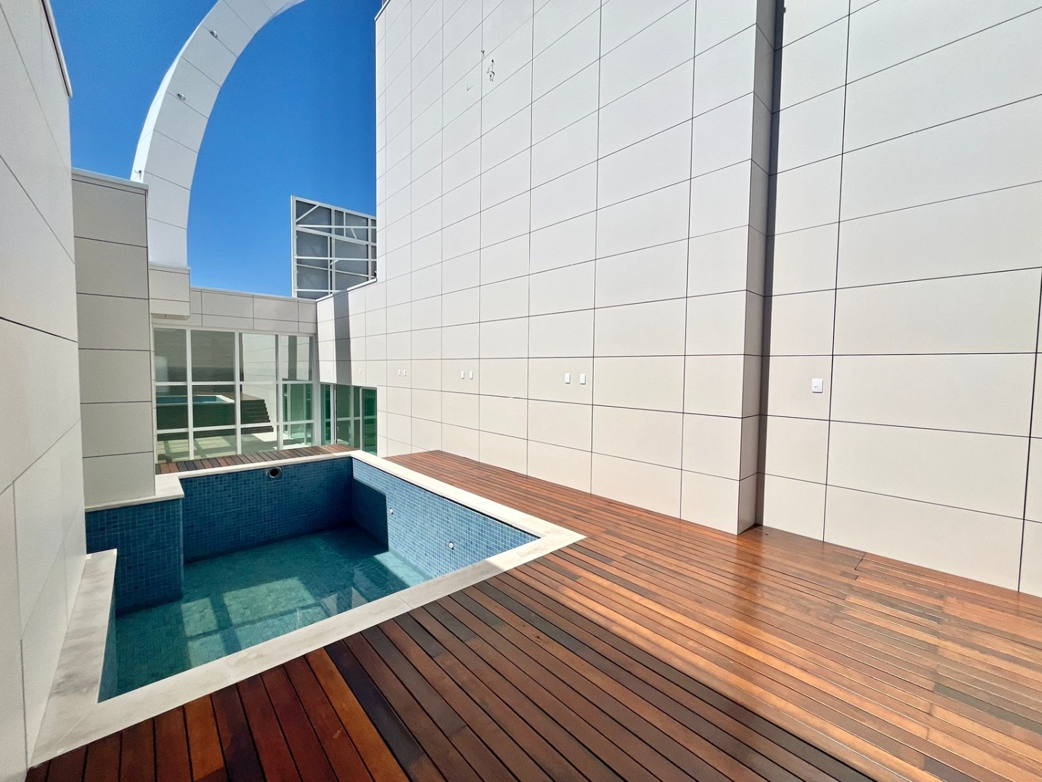 Cobertura no Ed. Skyline Tower em Balneário Camboriú - foto 6