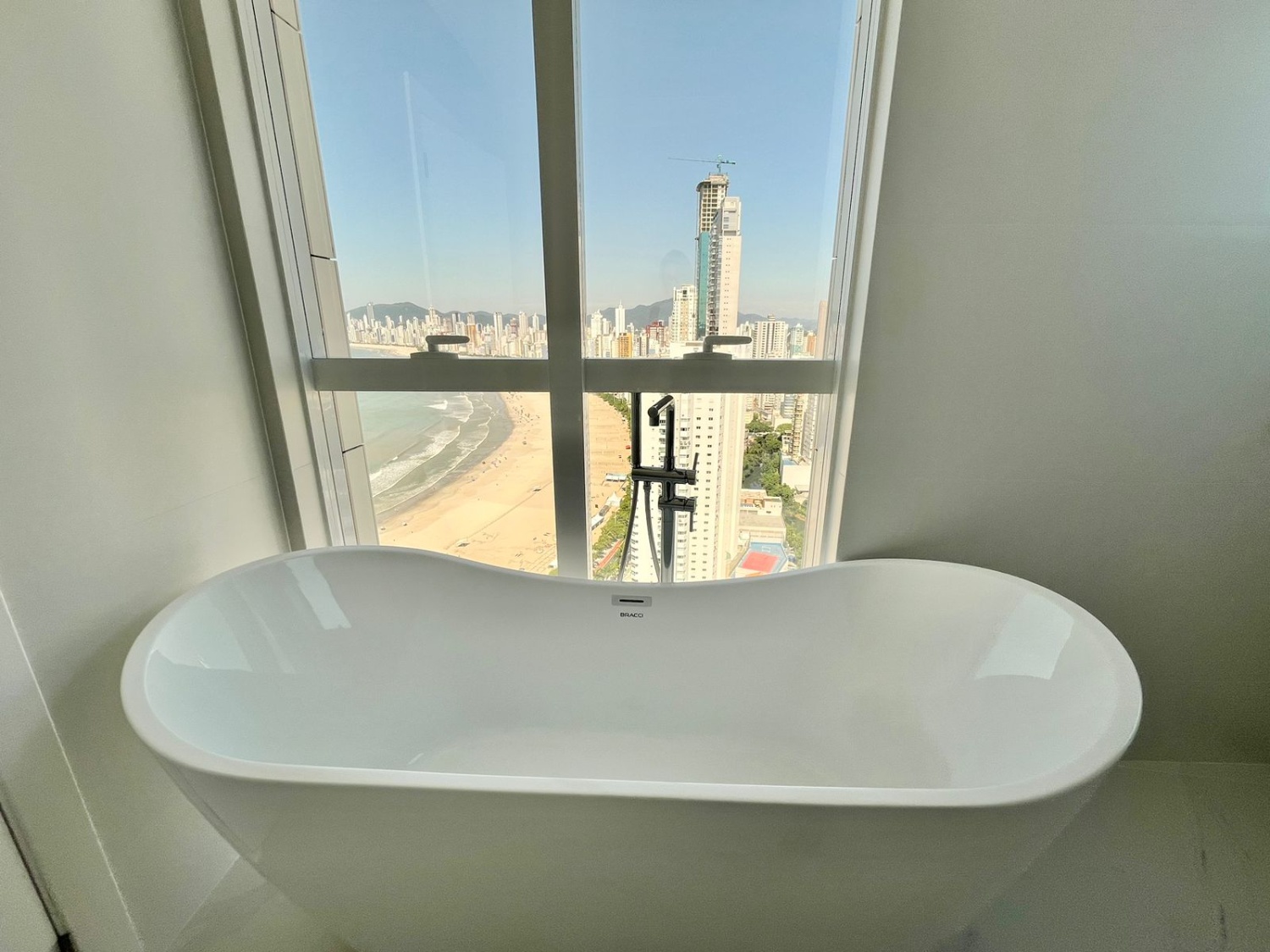 Cobertura no Ed. Skyline Tower em Balneário Camboriú - foto 12