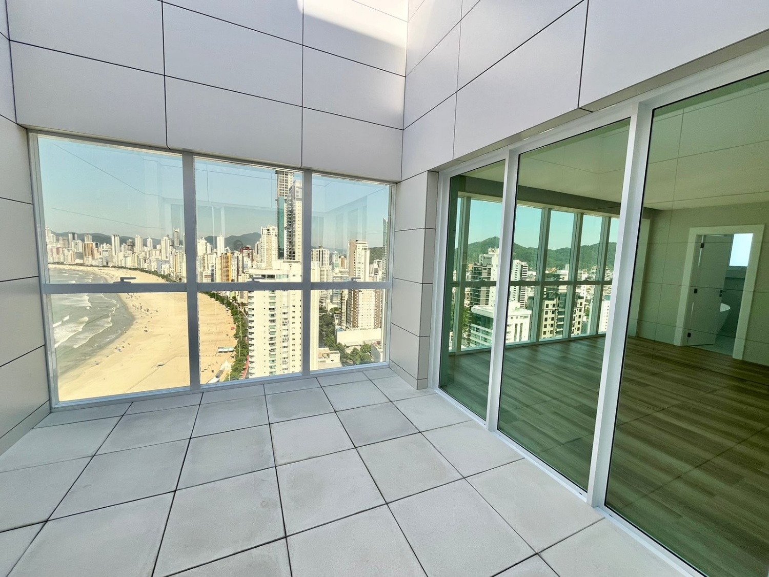 Cobertura no Ed. Skyline Tower em Balneário Camboriú - foto 13