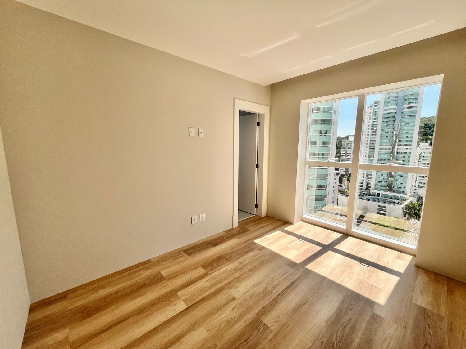 Cobertura no Ed. Skyline Tower em Balneário Camboriú - foto 15