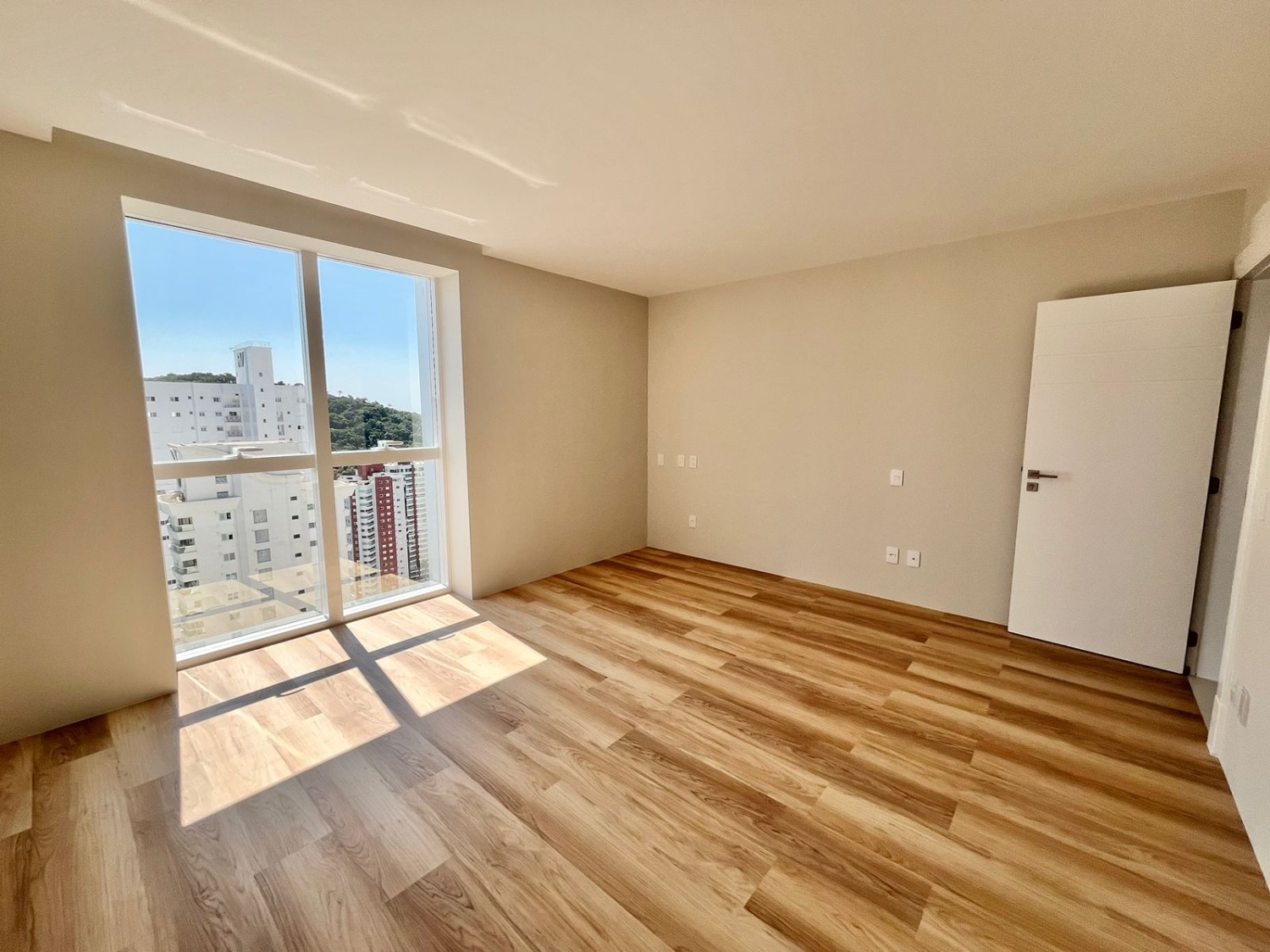 Cobertura no Ed. Skyline Tower em Balneário Camboriú - foto 18