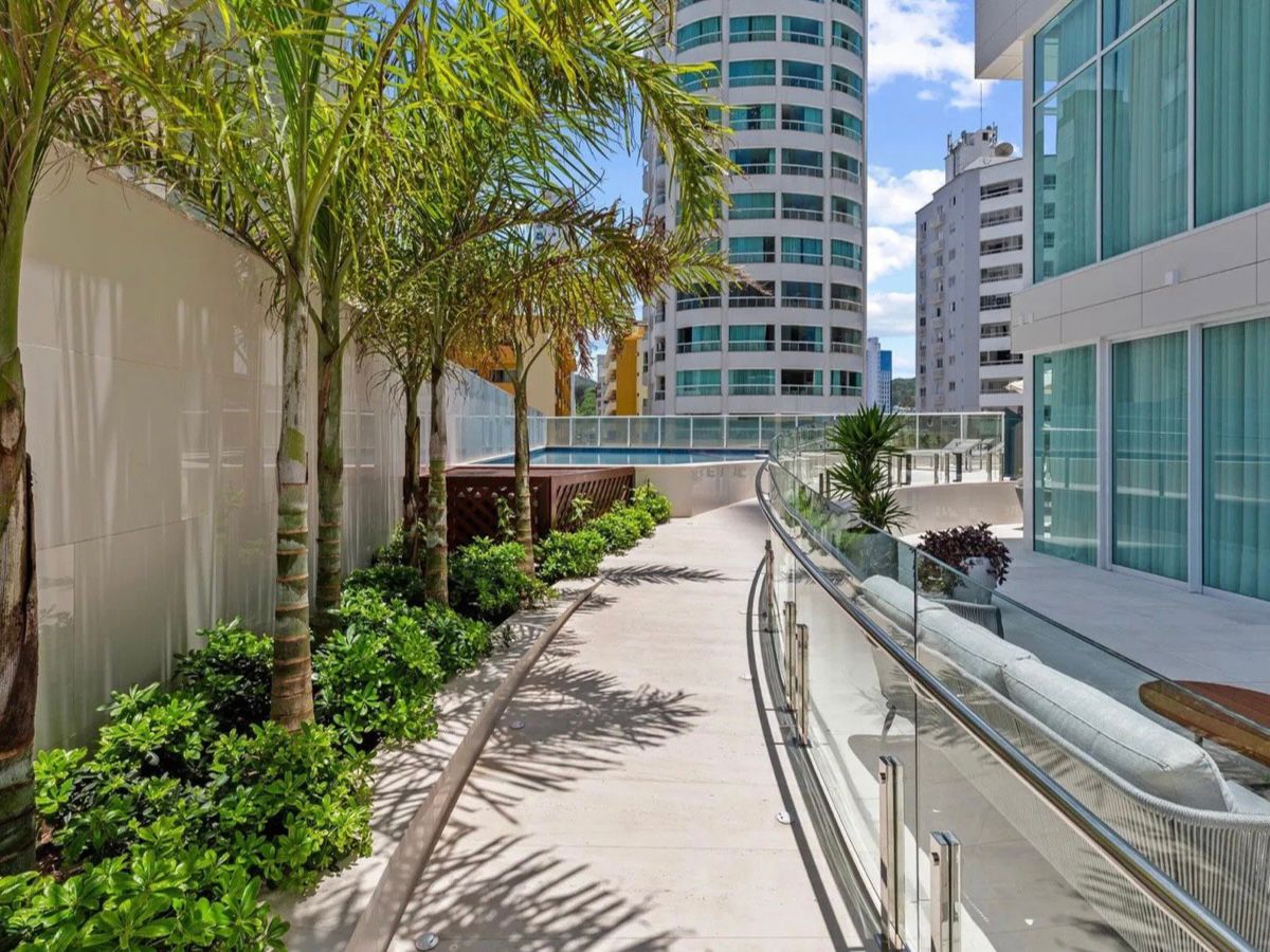 Cobertura no Ed. Skyline Tower em Balneário Camboriú - foto 30