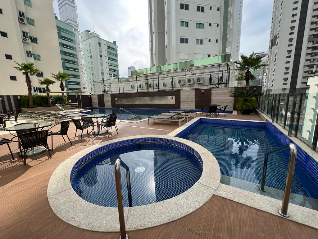 Apartamento no Ed. Ville Del Acqua em Balneário Camboriú - foto 31