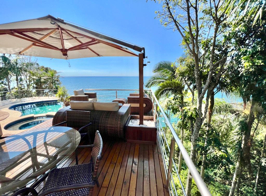 Mansão no Condomínio Horizontal Costa Azul em Balneário Camboriú - foto 5