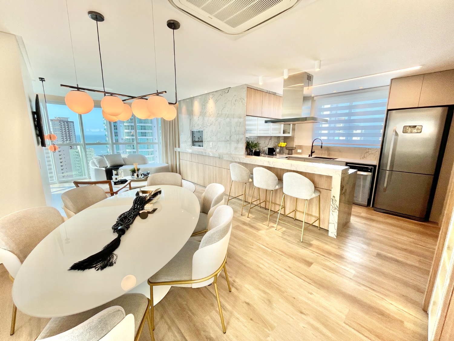 Apartamento no Ed Elegance Tower Residence em Balneário Camboriú - foto 2