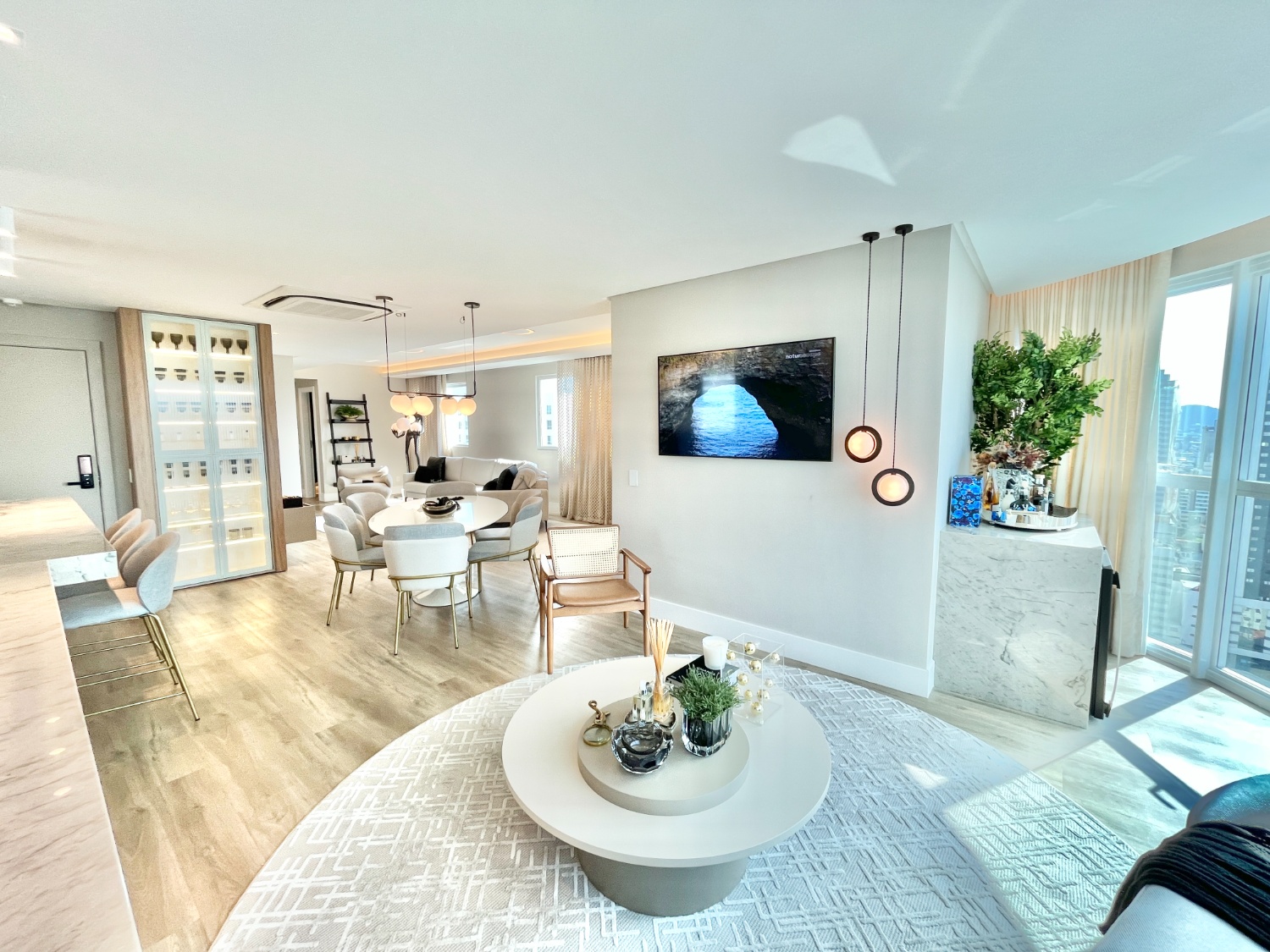 Apartamento no Ed Elegance Tower Residence em Balneário Camboriú - foto 3