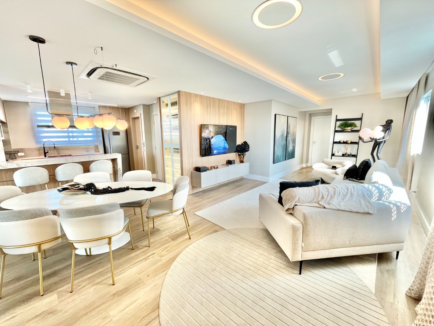 Apartamento no Ed Elegance Tower Residence em Balneário Camboriú - foto 4