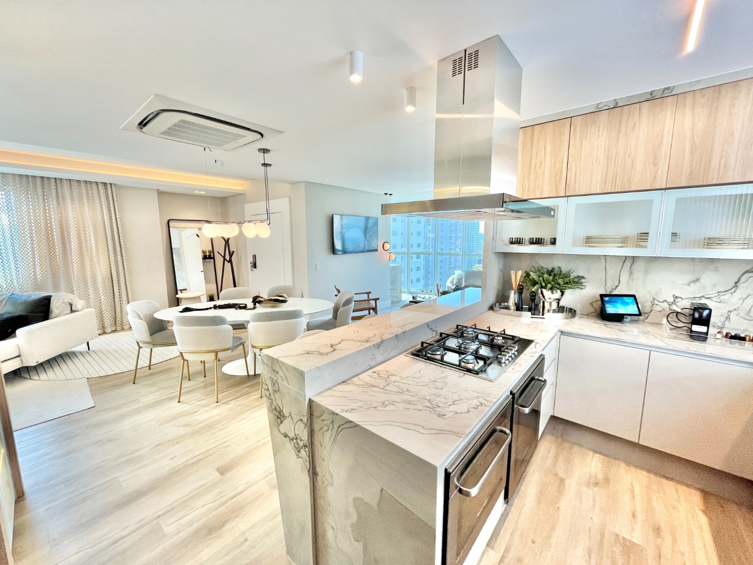Apartamento no Ed Elegance Tower Residence em Balneário Camboriú - foto 6