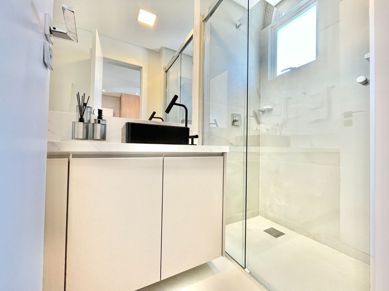 Apartamento no Ed Elegance Tower Residence em Balneário Camboriú - foto 12