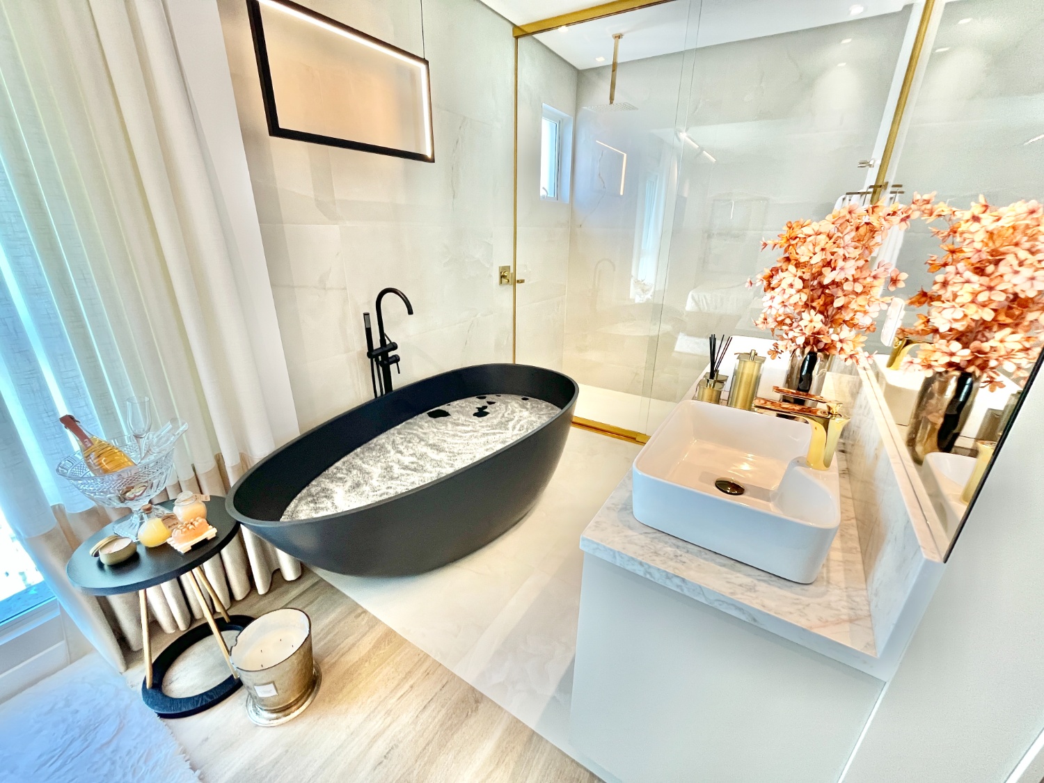 Apartamento no Ed Elegance Tower Residence em Balneário Camboriú - foto 17