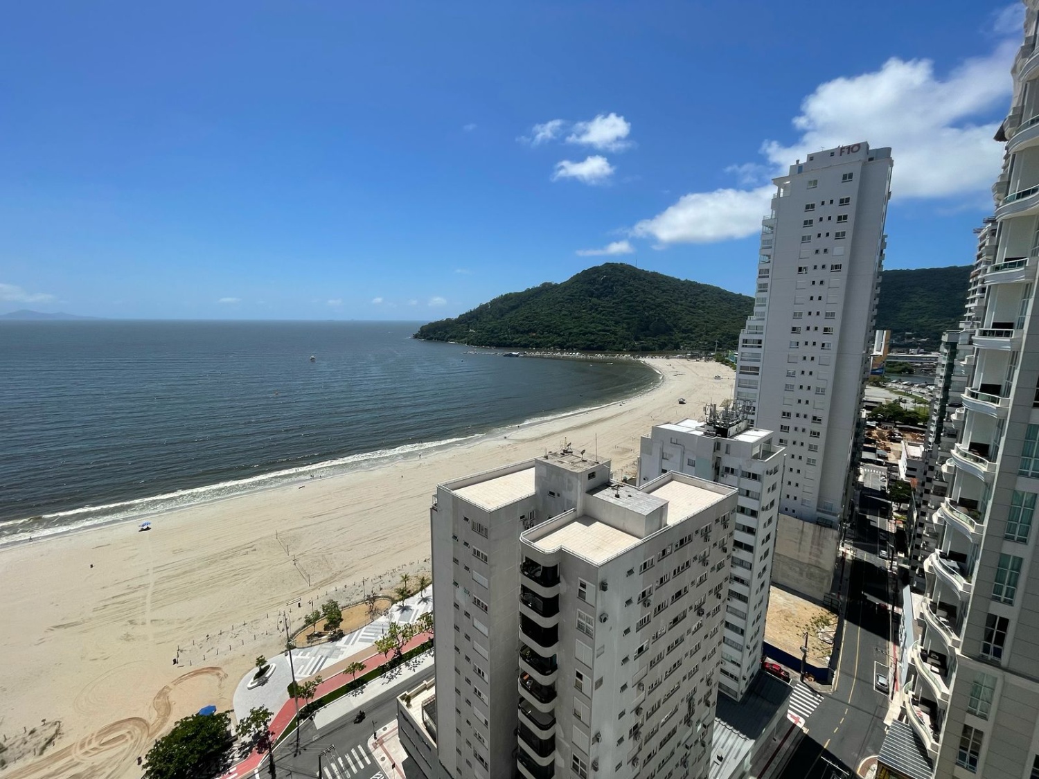 Apartamento no Ed. Morada Ilhas Marianas da Embraed na Barra Sul em Balneário Camboriú - foto 2