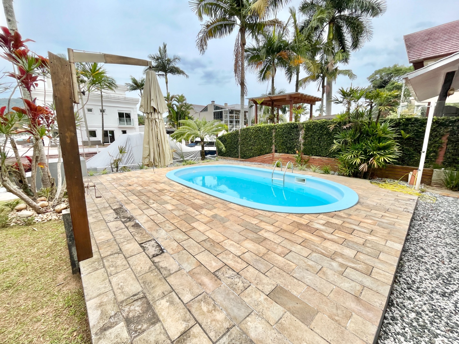 Casa com píer e vaga náutica no Condomínio Marina Camboriú em Balneário Camboriú - foto 3
