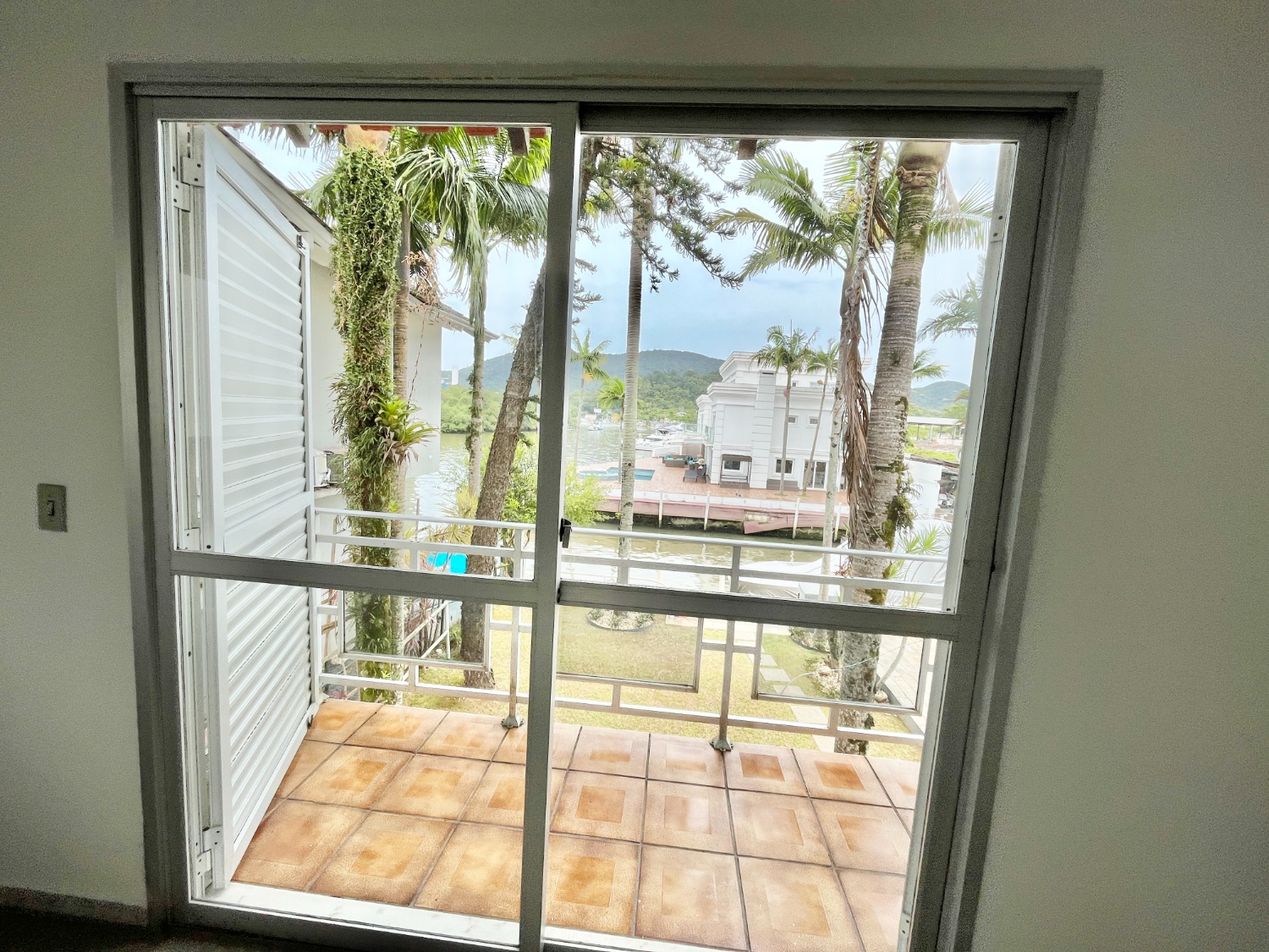 Casa com píer e vaga náutica no Condomínio Marina Camboriú em Balneário Camboriú - foto 15