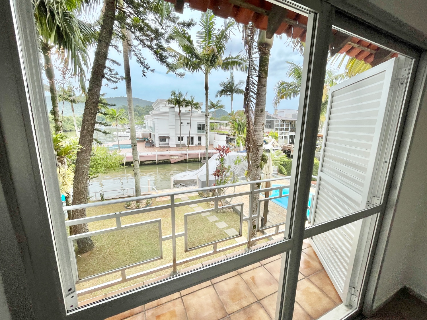 Casa com píer e vaga náutica no Condomínio Marina Camboriú em Balneário Camboriú - foto 16