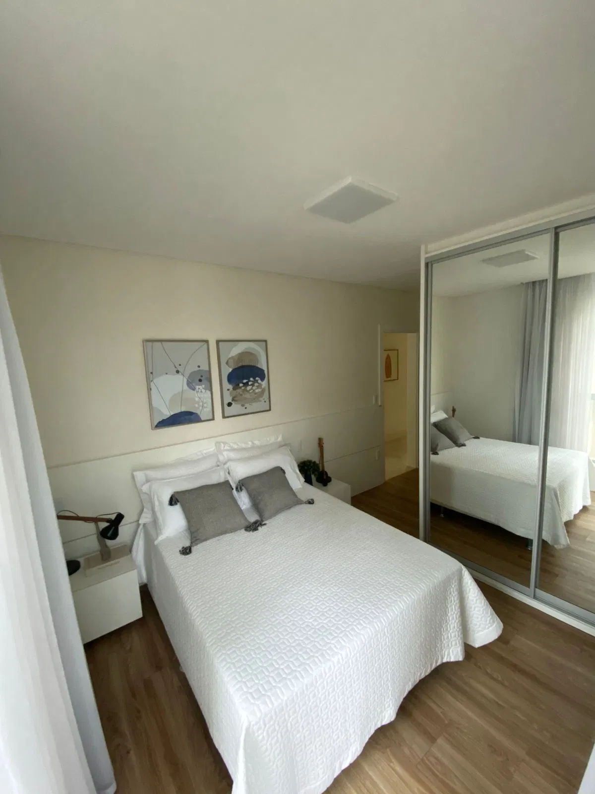 Apartamento no Ed. Marina Beach Towers na Barra Sul em Balneário Camboriú - foto 3