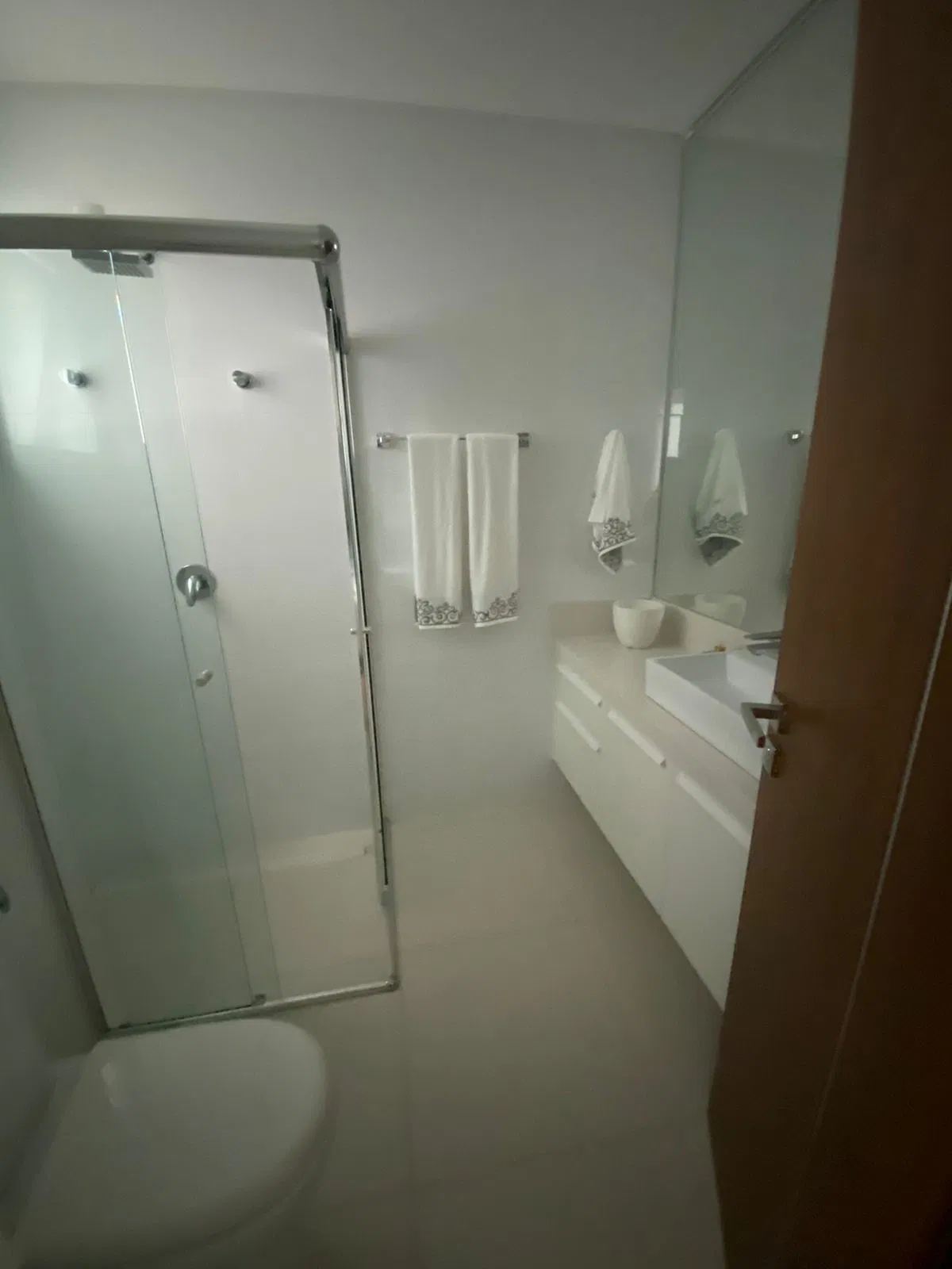 Apartamento no Ed. Marina Beach Towers na Barra Sul em Balneário Camboriú - foto 4