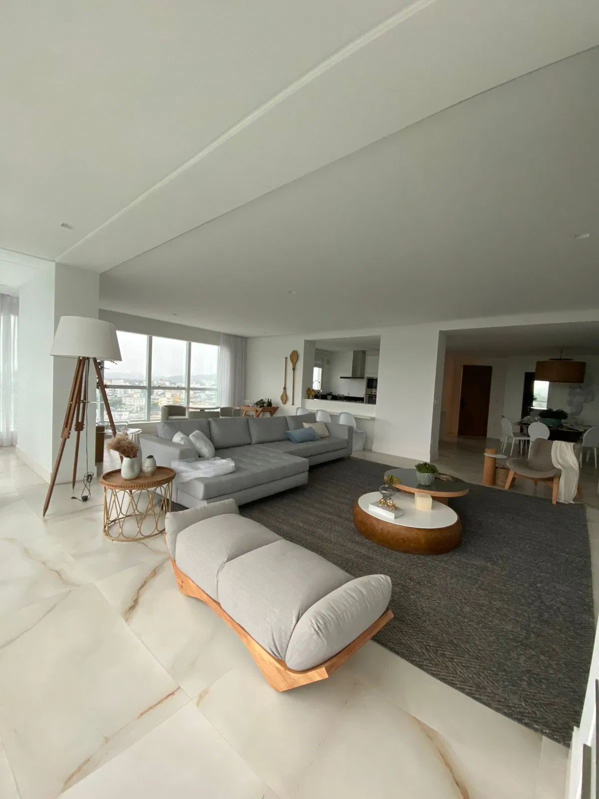 Apartamento no Ed. Marina Beach Towers na Barra Sul em Balneário Camboriú - foto 8