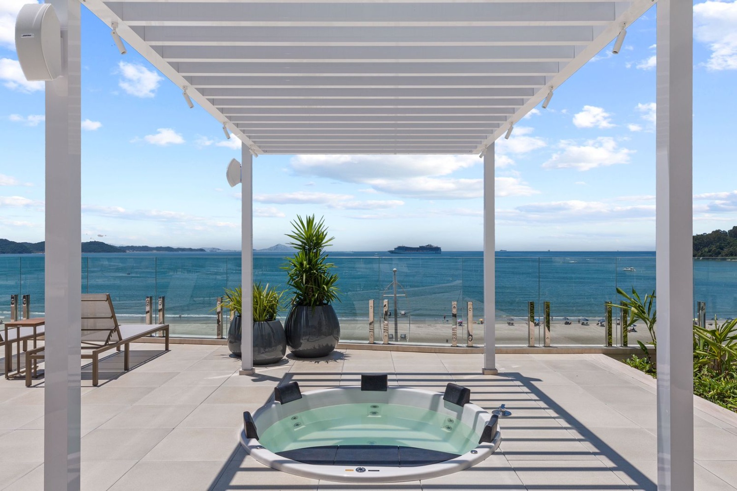 Apartamento no Ed. One Tower em Balneário Camboriú Frente Mar - foto 8