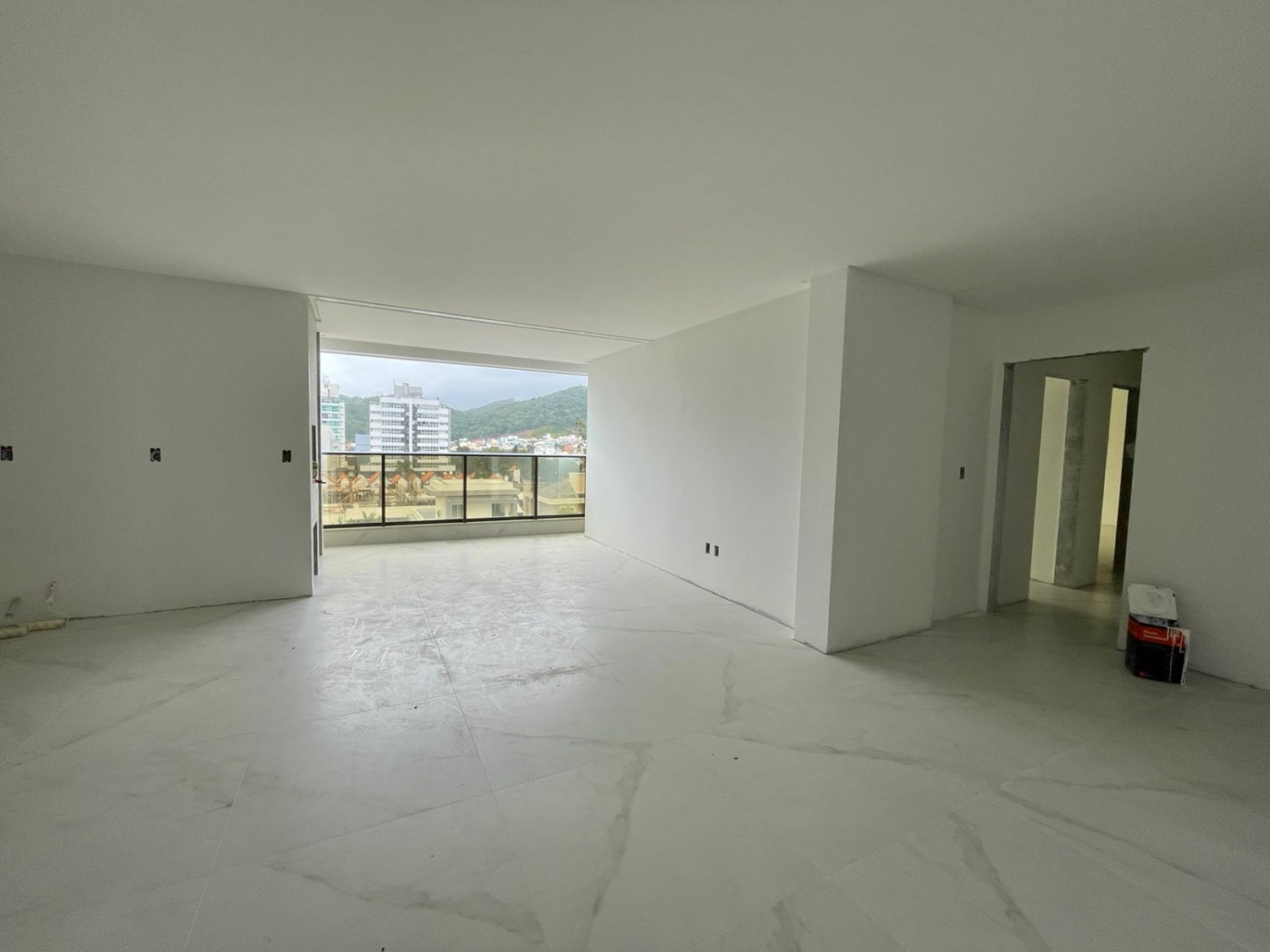 Apartamento no Ed. Surfers Paradise Residence na Praia Brava - foto 4