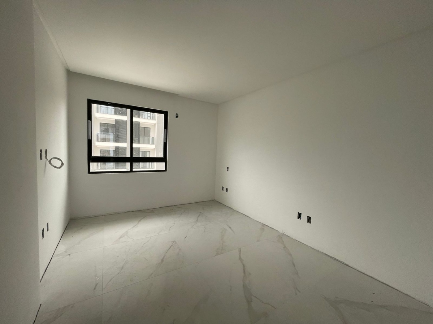 Apartamento no Ed. Surfers Paradise Residence na Praia Brava - foto 7