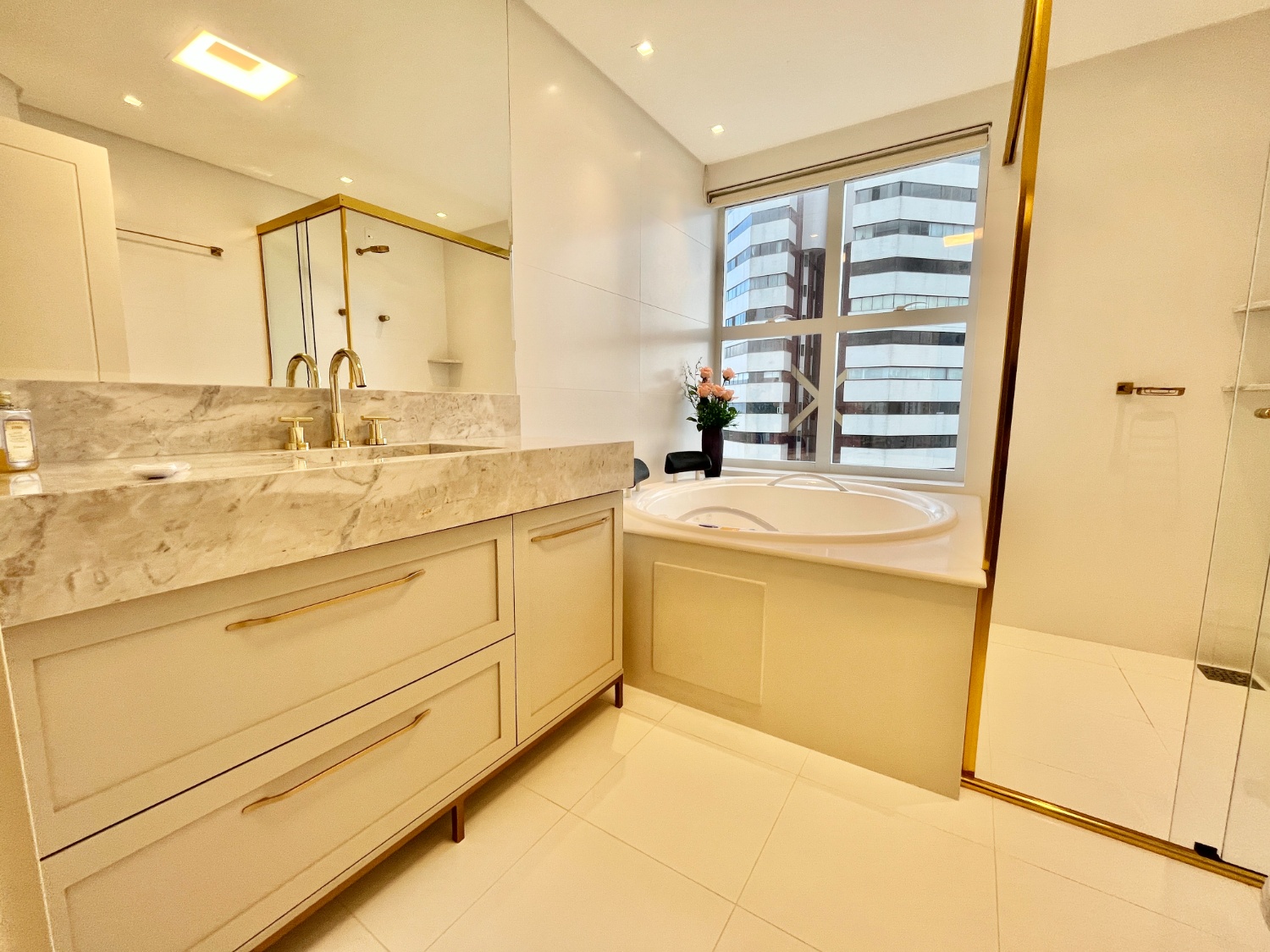 Apartamento no Edifício Acqualina em Balneário Camboriú - foto 13